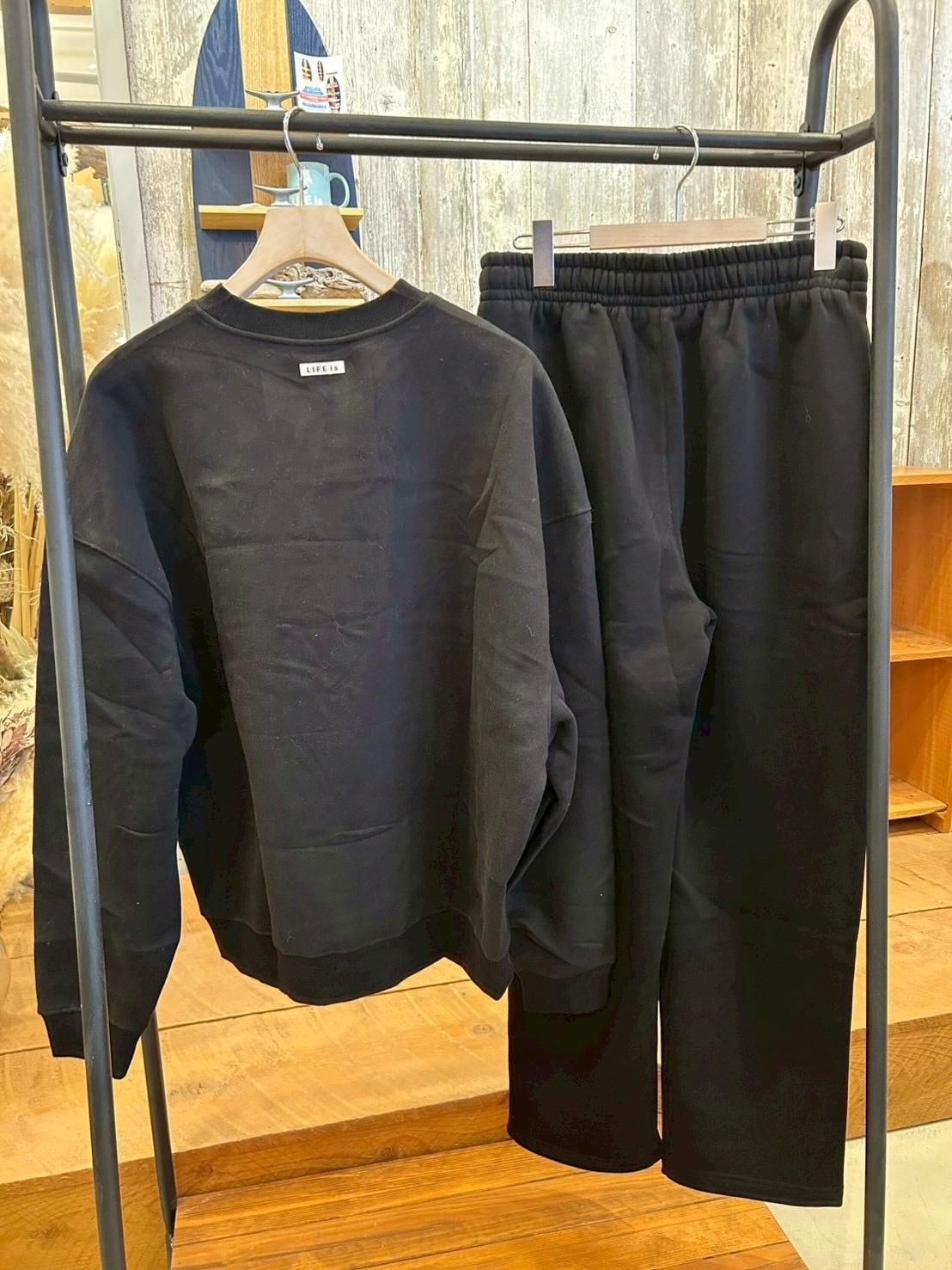 8th anniversary LIFE with aloha トレーナー (単品)￥12,000(￥13,200)