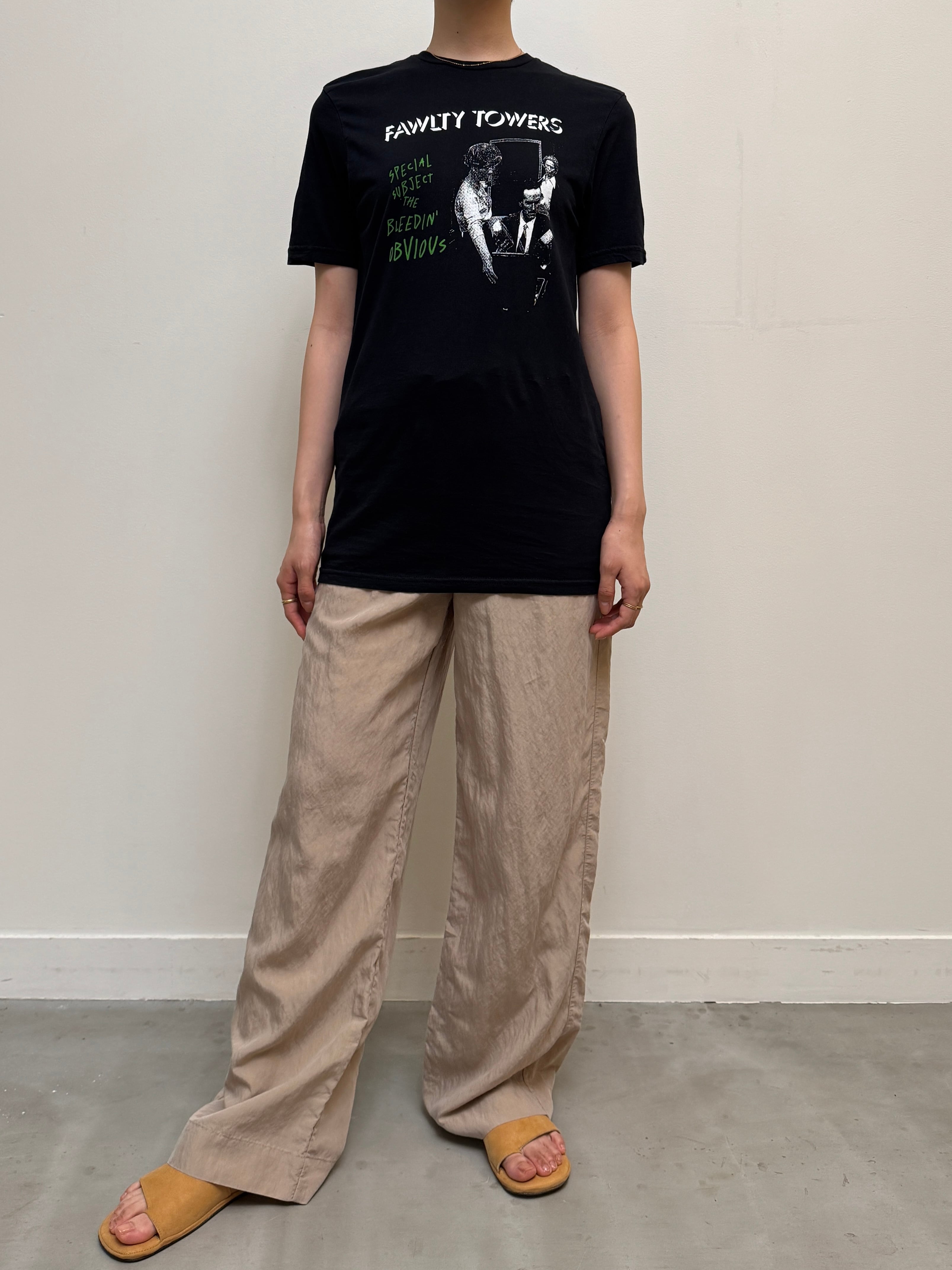 CU13-8 USED TEE "FAWLTY TOWERS" -BLACK-