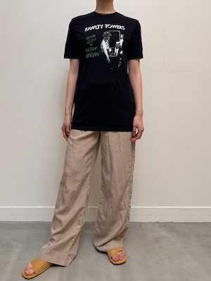 CU13-8 USED TEE "FAWLTY TOWERS" -BLACK-