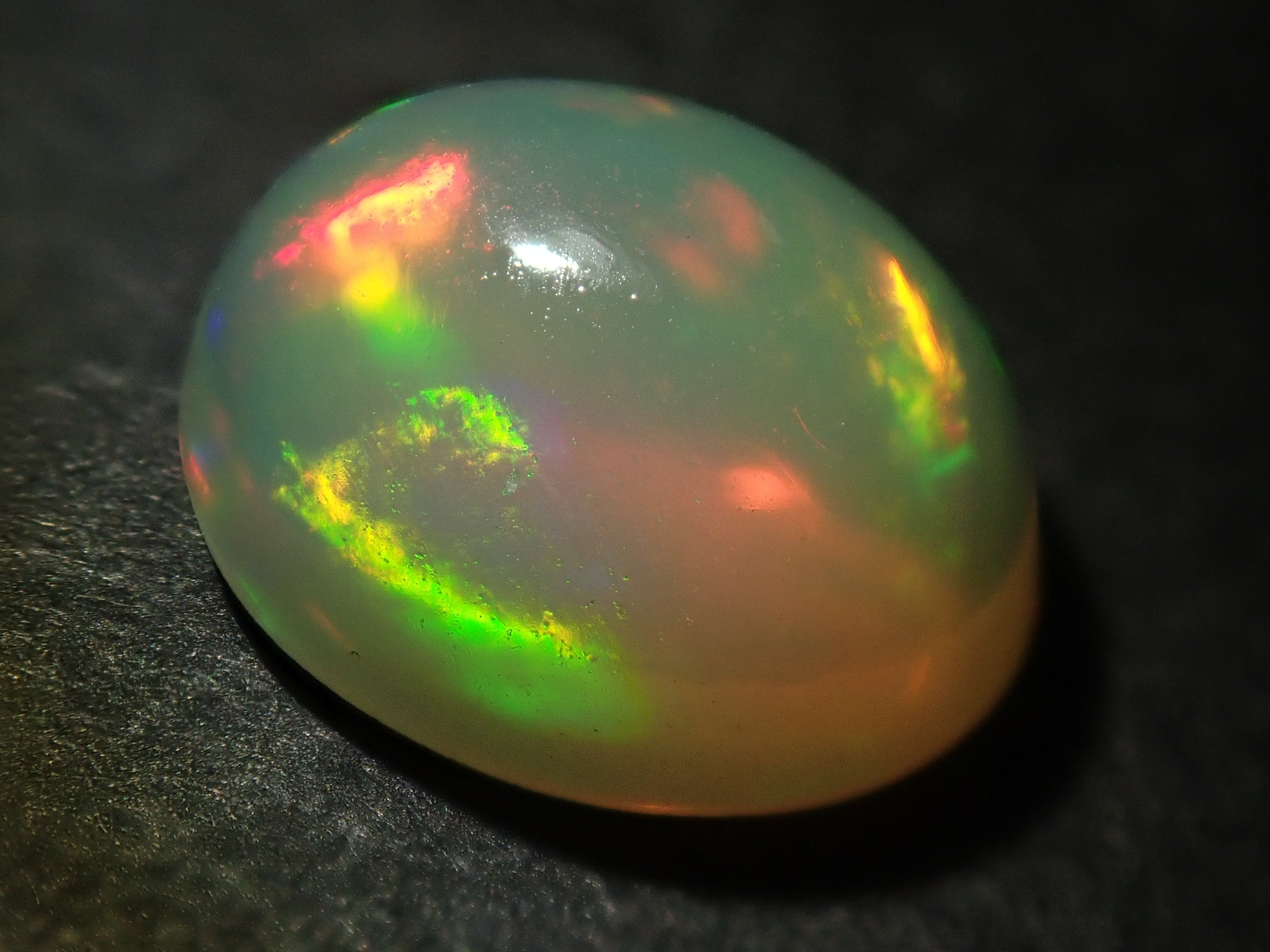 メキシコ産オパール 1.049ct