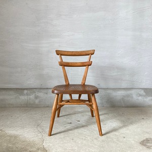 ダブルバックのスタッキングチェア Ercol