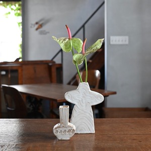 OluNoA / フラワーベース〈 花瓶・花器・一輪挿し・陶器・インテリア・置物 〉