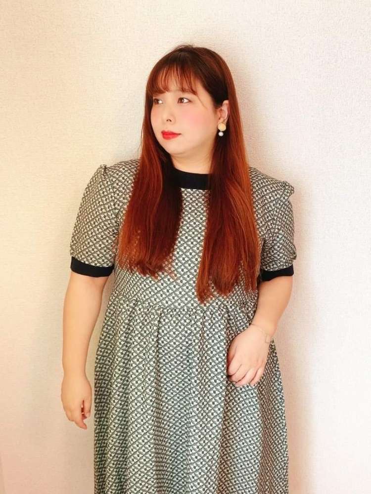 襟足のリボンで後ろ姿も可愛い レトロ花柄 ミディアム丈ギャザーワンピース お出かけコーデ 上品 レトロ フェミニン かわいい 半袖 大きいサイズ 韓国 CH4015