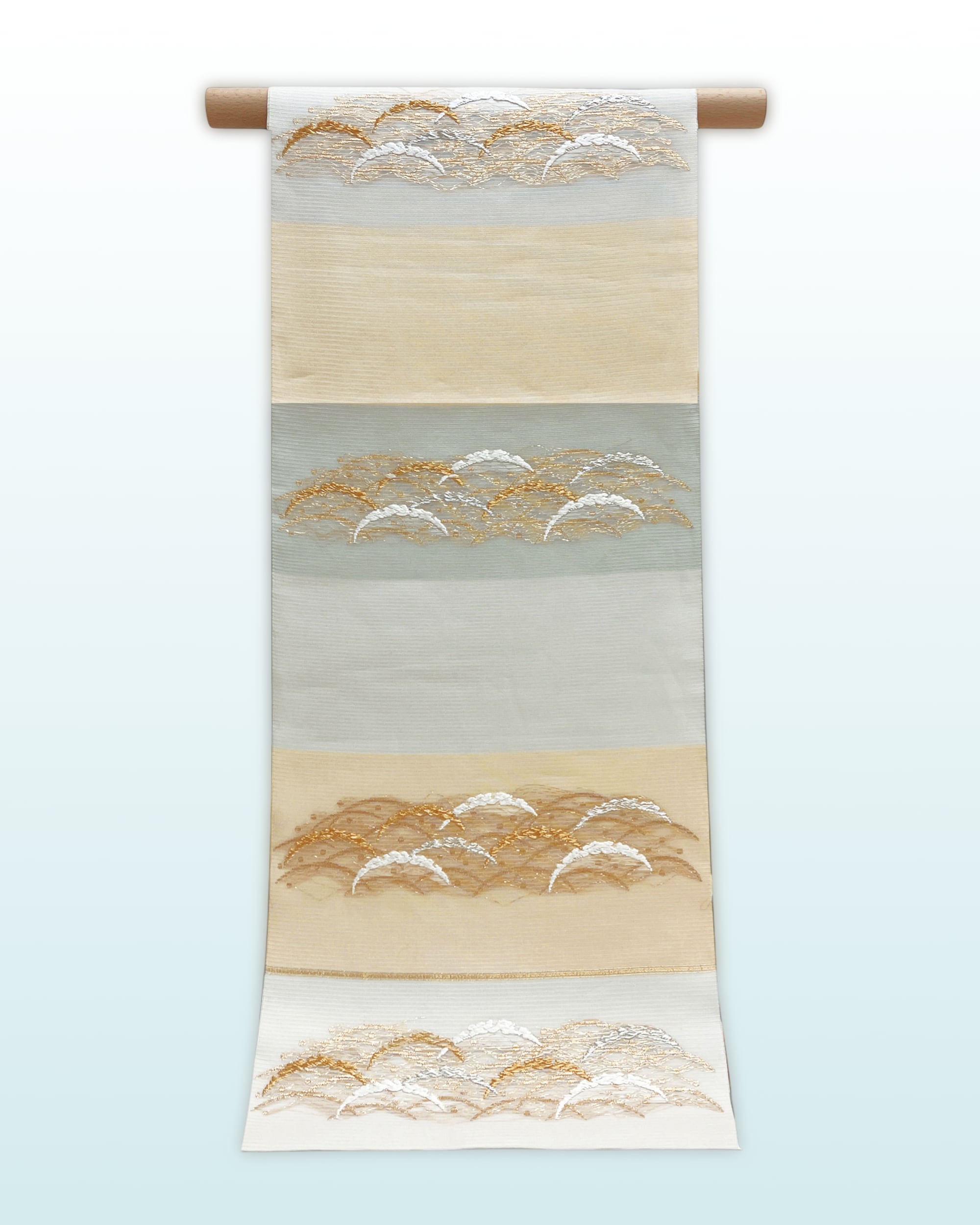 (袋帯)淡黄水色地 露芝横段文 河合美術織物 LUOKO−065(リユース品)