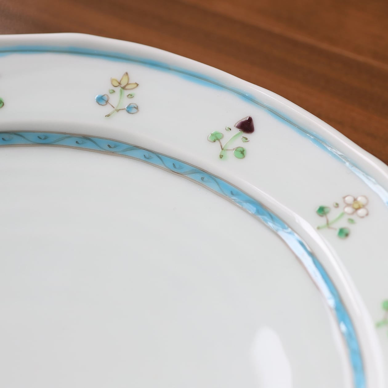 うつわ藍水 ｜ 8寸皿（約25㎝）花暦（5色）No,1 水色 / No,2 黄色
