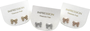 チタンポストピアス：キュアリボン　IMPRESSION