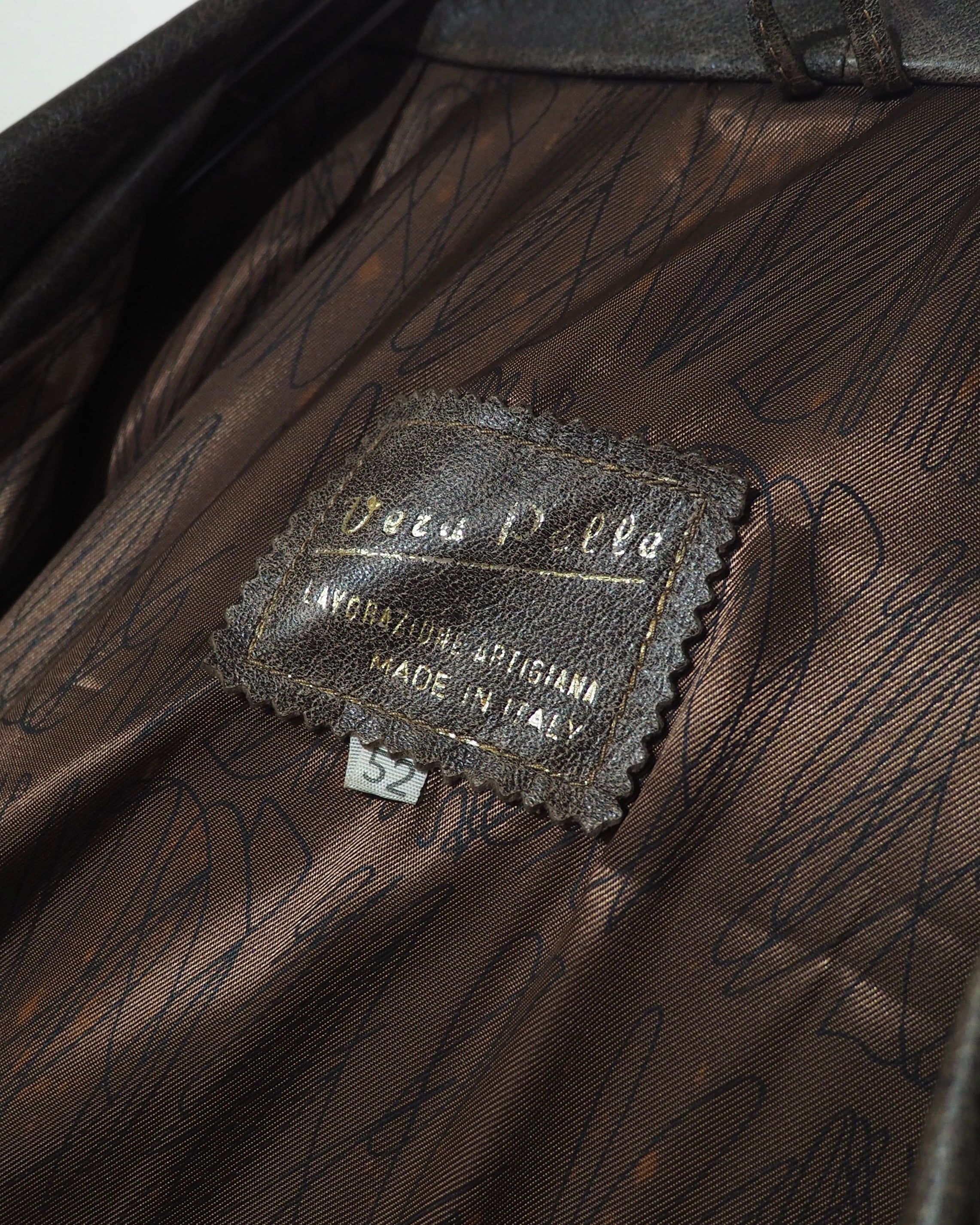 " Made in Italy - Vera Pelle " Unconventional Deformed Silhouette Vintage Leather Jacket