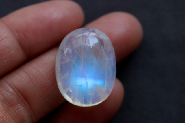インド　ビハール産レインボームーンストーン2