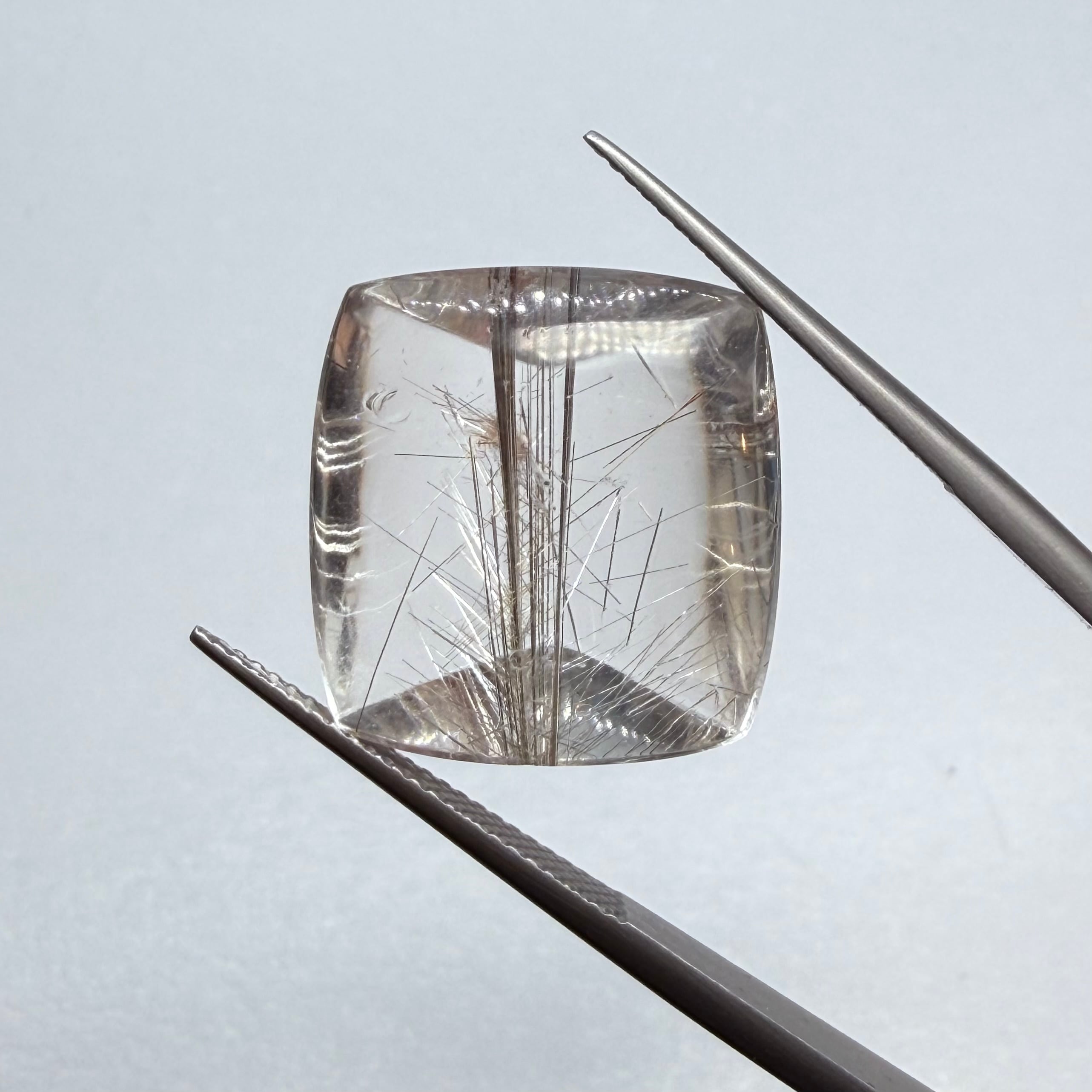 茶柱が立ったようなシルバールチルクオーツ