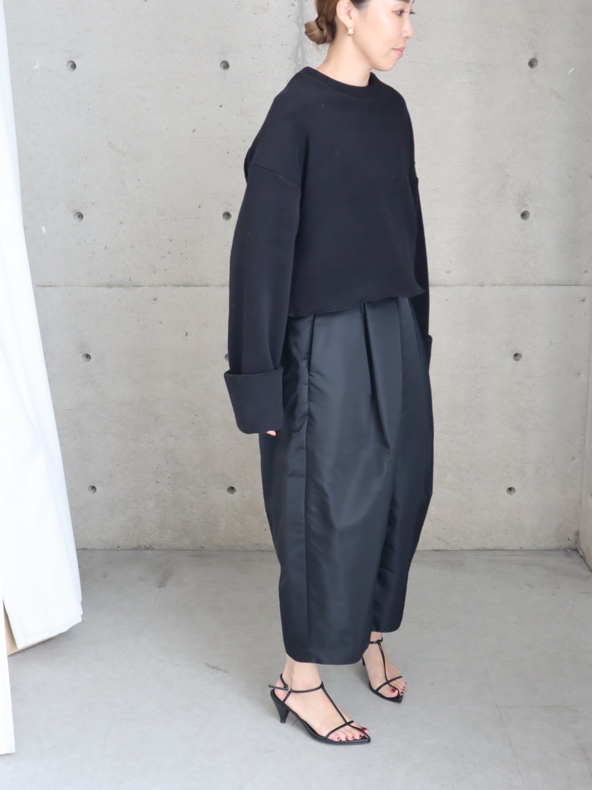 cocoon satin memory skirt (black) | e L L a