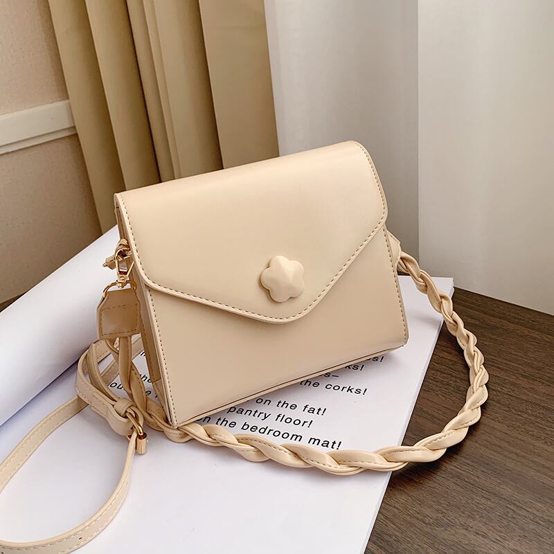 人気ワイルドインレディーススモールバッグ2020夏ニューウェーブファッションワイルドメッセンジャーバッグネットレッドスモールスクエアバッグ Tiancai_Wing_Bag8881081