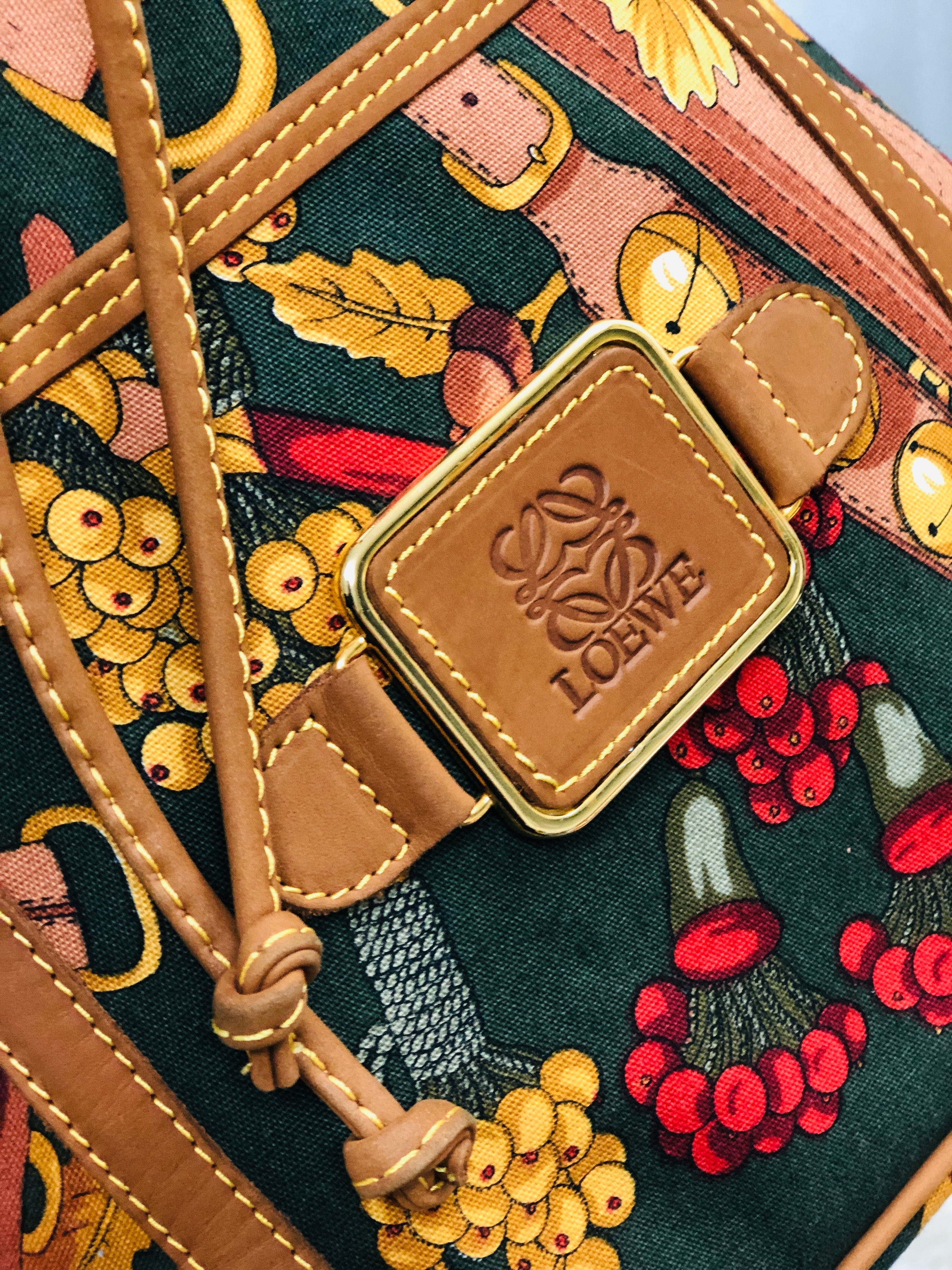 LOEWE ロエベ アナグラム 総柄 巾着 ドローストリング LOEWE ロエベ アナグラム 総柄 巾着 ドローストリング