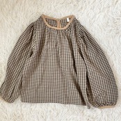 ブラウンのチェックシャツ 506