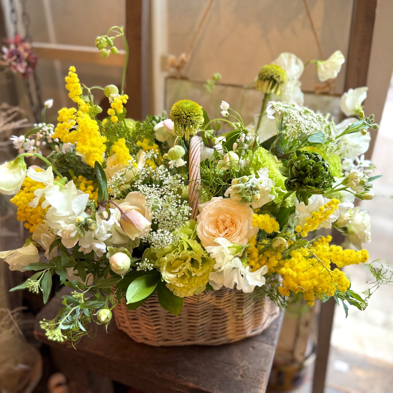 【 オーダーメイド 】季節のアレンジメント　Mサイズ