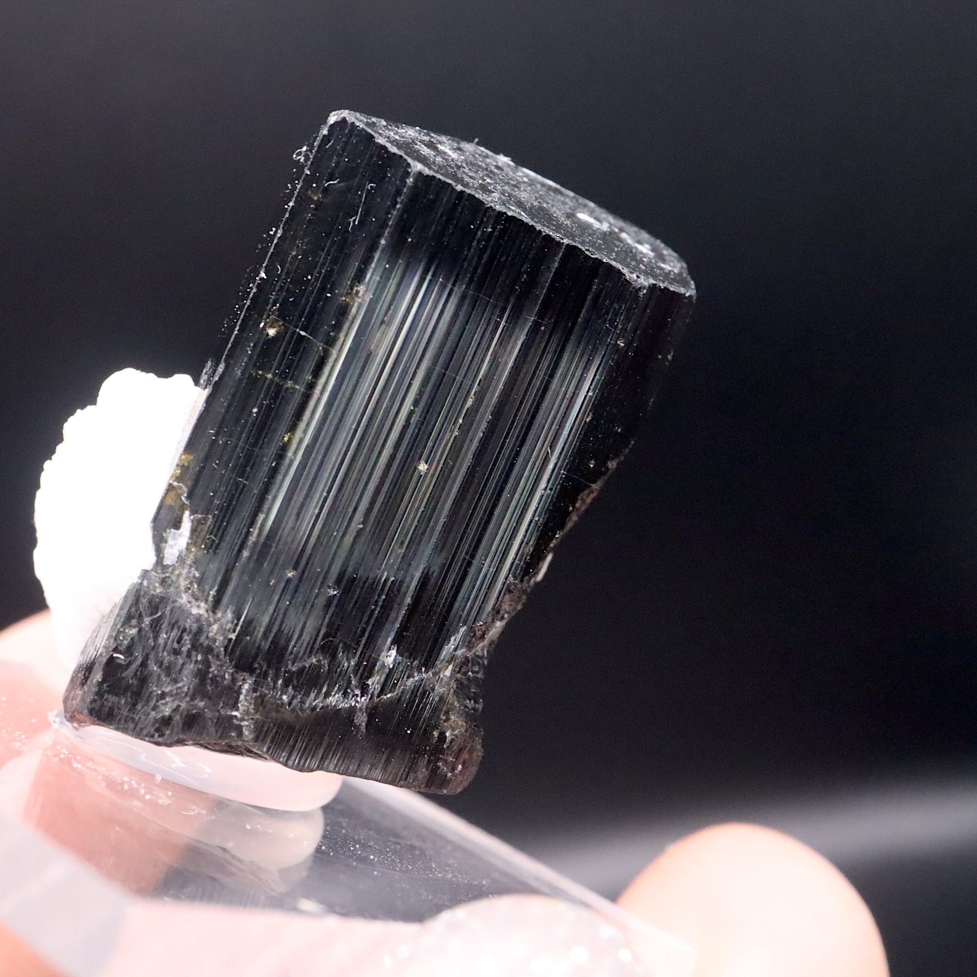 ショール/ブラックトルマリン 結晶 電気石 T819 鉱物 天然石 原石