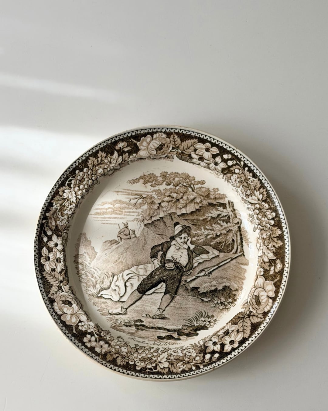 Creil et Montereau クレイユモントロー / 《Brigand Napolitain》 セピアブラウンの転写プレート 1830-1840s
