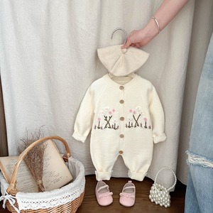 【BABY】フラワー刺繡ニットロンパース