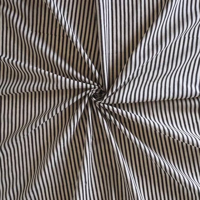 ブロックプリント生地【50cm単位】インド綿  ストライプ柄(細) 生成り×黒 #52310-BK1