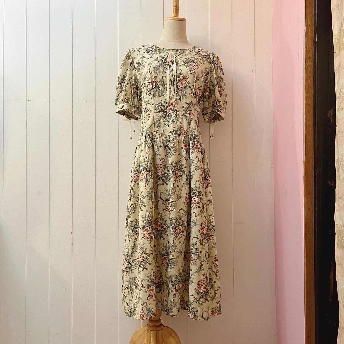 high laced shoes ribbon rose one-piece