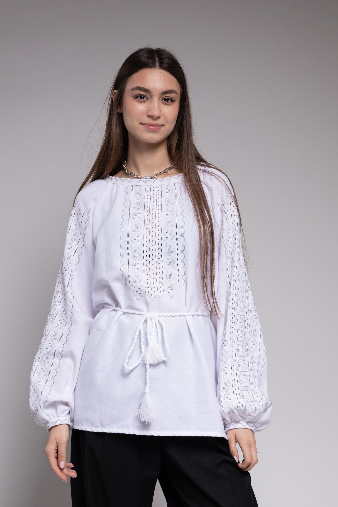 ウクライナ刺繍ヴィシヴァンカ・クラシック　手刺繍　麻　レディース・フリーサイズ - 13