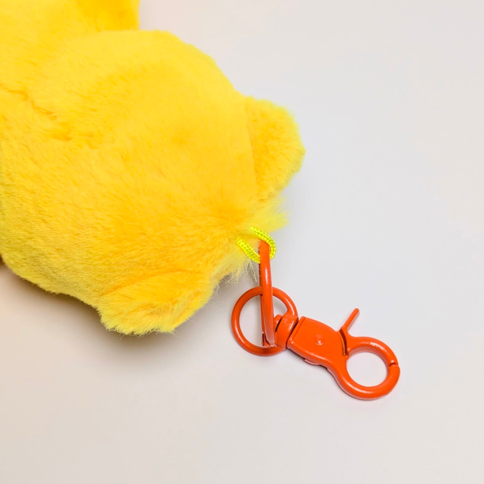 【 Care Bears（ケアベア）】 『 Funshine Bear ファンシャインベア 』ぬいぐるみキーホルダー / plush keyholder〚アメリカン雑貨 アメトイ〛