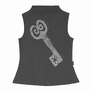 [innomoood] memory key sleeveless top