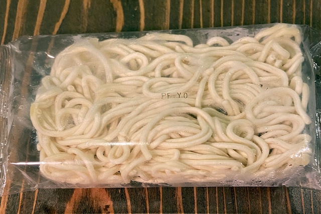 お鍋の〆は二段階！まずは麺から！追加ちゃんぽん麺200ｇ