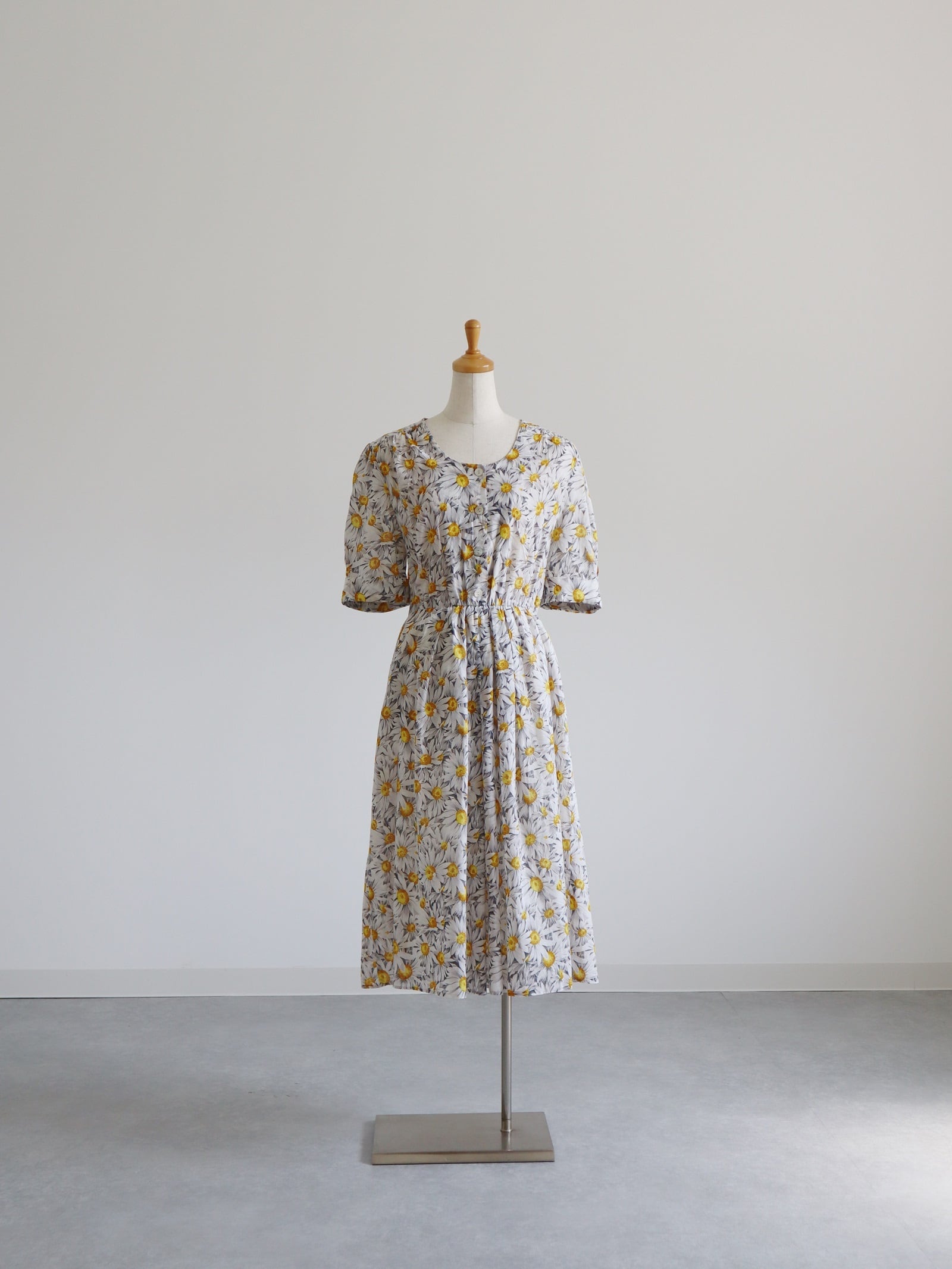 Marguerite flower airy cotton dress