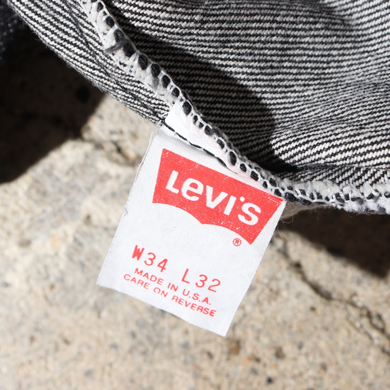 【送料無料】新品未使用 Levi's 505 ブラックデニムパンツ 34×32