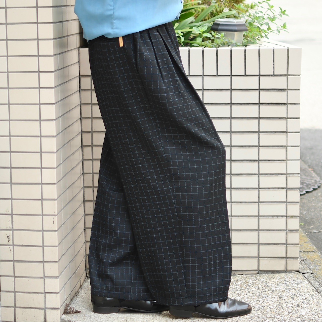 wide silhouette 2tuck check slacks