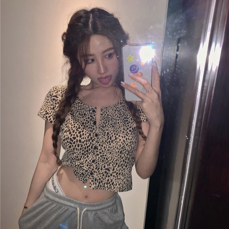 ヒョウ柄ラウンドネックTシャツレディースサマールーズショートショートネーブル半袖2020新デザインセンスニッチトップ ブラックストロベリース82458601831