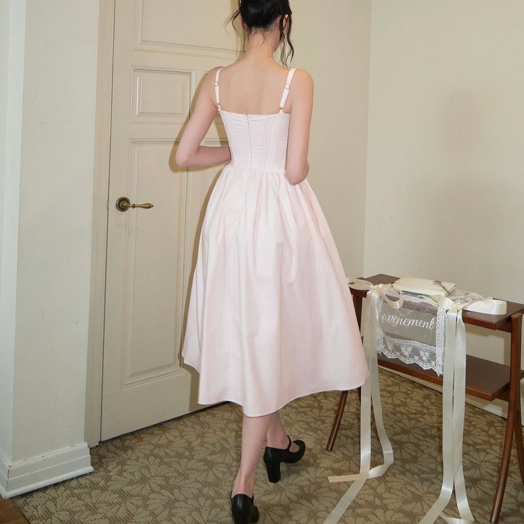 Slim-fit dress 260609