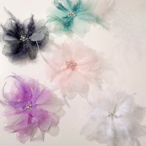 フェザーデザイン カラー ヘアコサージュ 5col　D00602