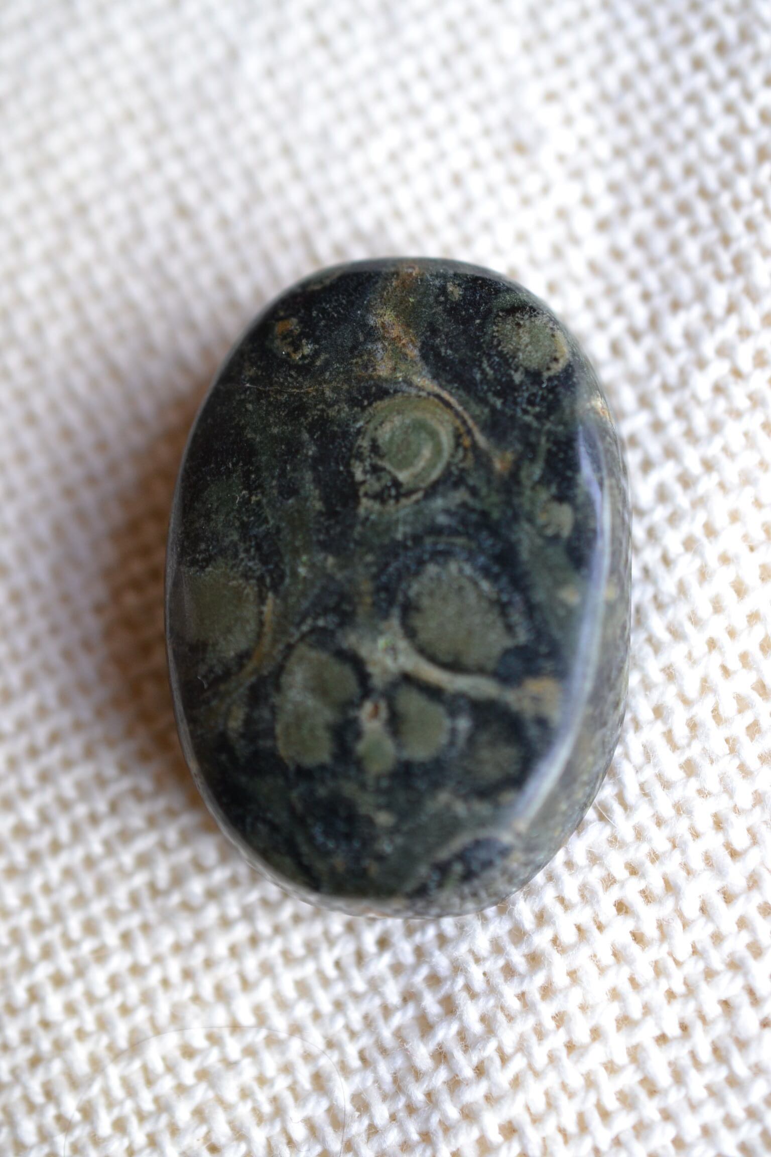 カンババジャスパー天然石ルース、カポジョンja004