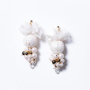 LACE PEARL GRAPES EARRINGS (WHITE)