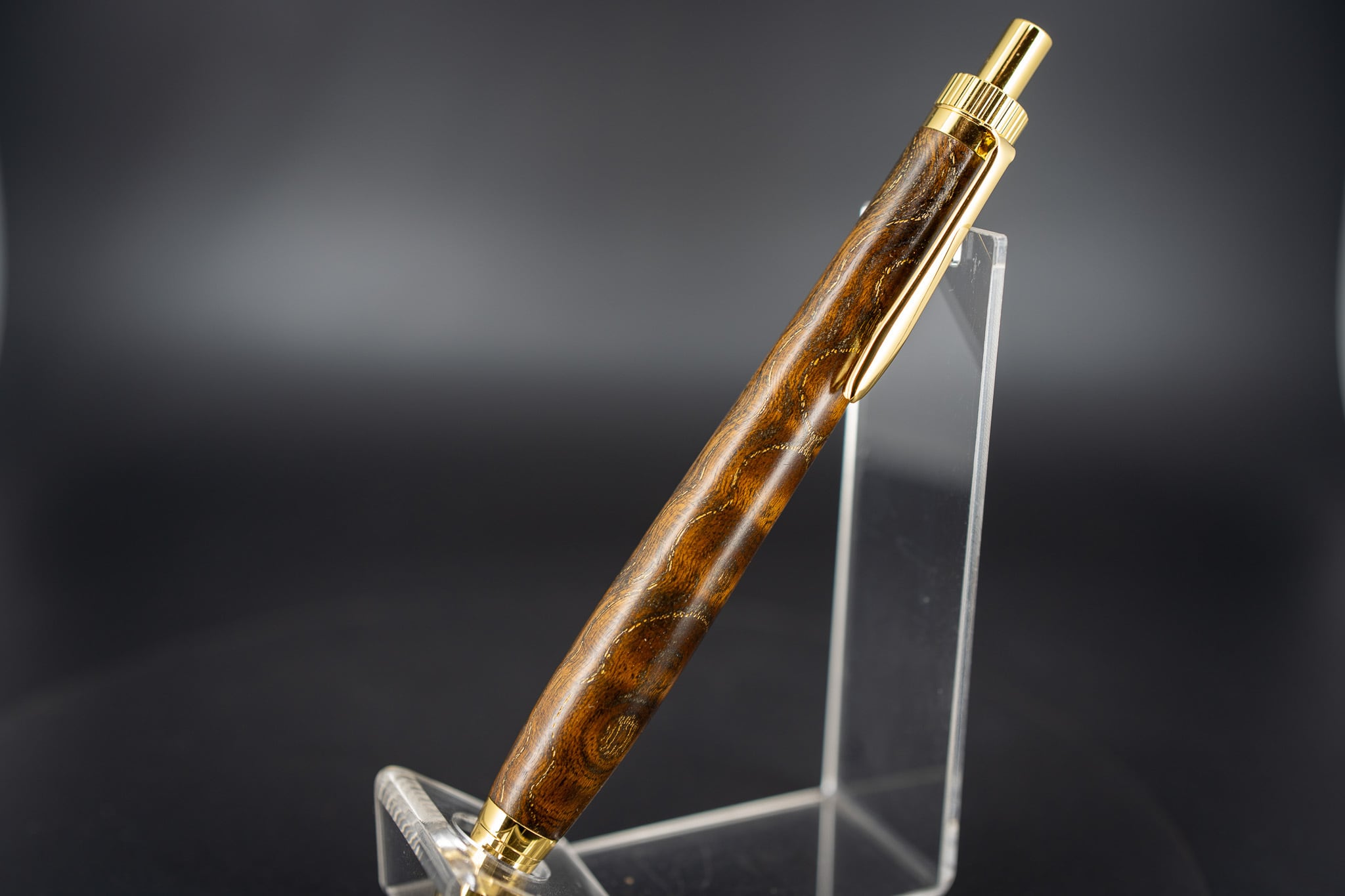 日本を代表する巨木】欅 (ケヤキ) 極上 拭き漆 gold BP | 木軸ペン工房