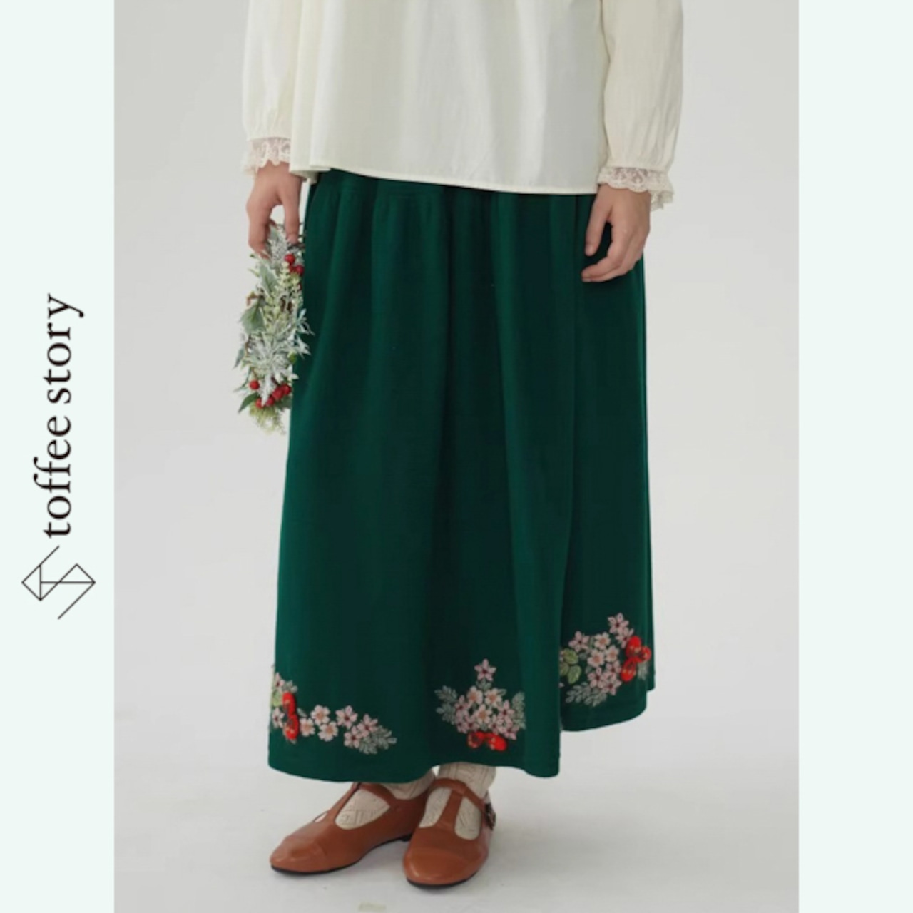 深翠に咲く花の詩ウール刺繍スカート 《Y0353》