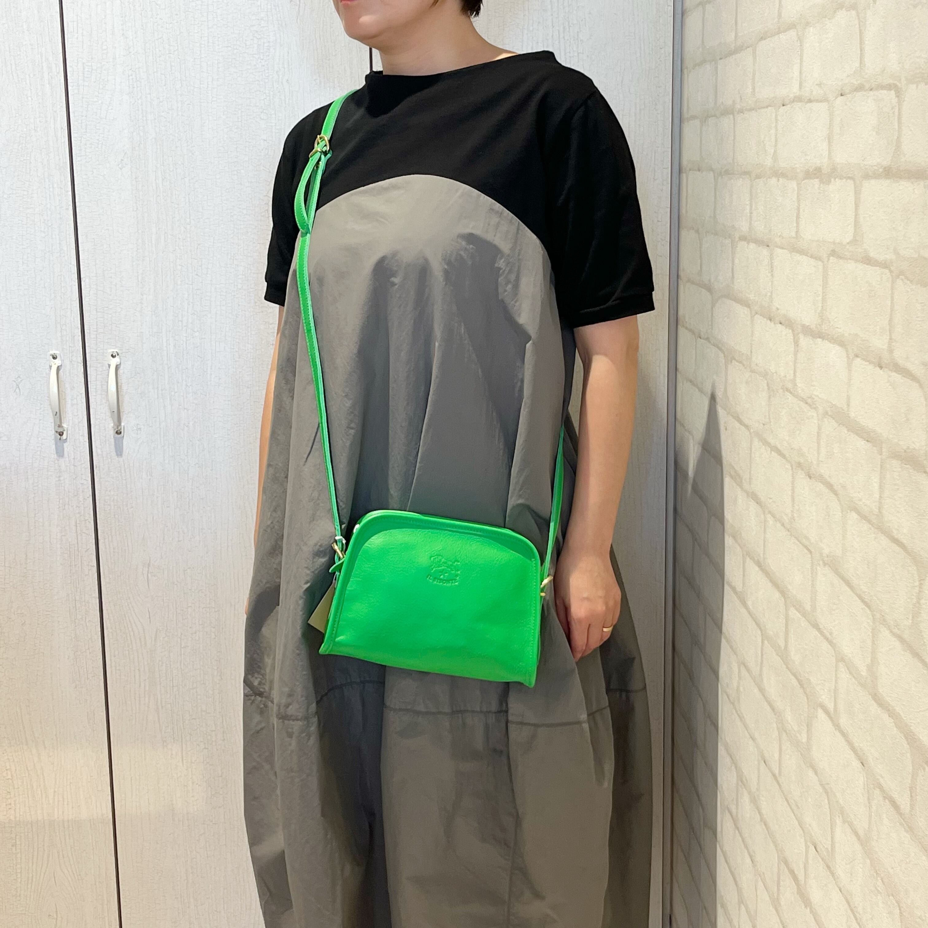 美品 希少色 イルビゾンテ ショルダーバッグ サコッシュ クロスボディ 