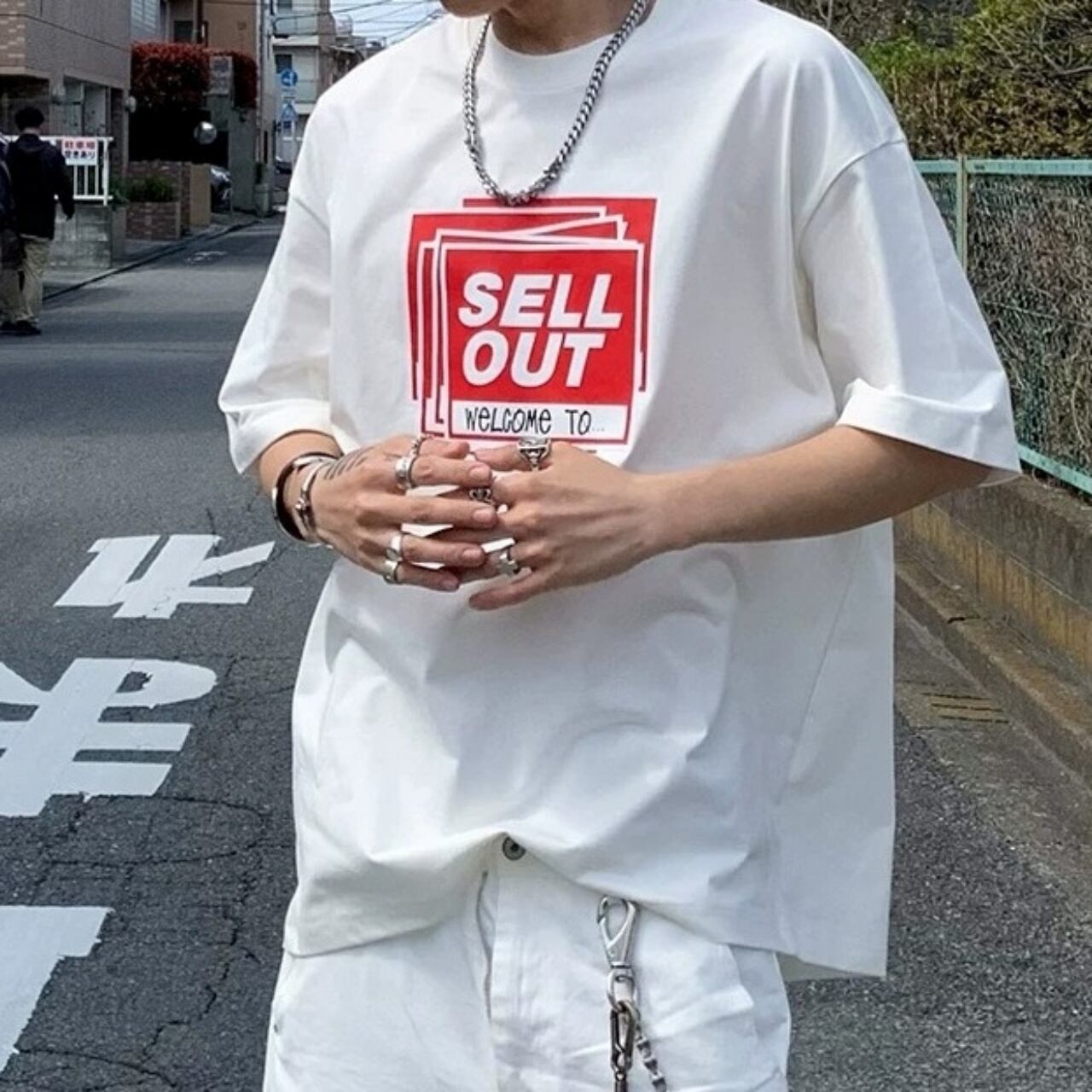 アートグラフィックボリュームシルエットTシャツ 2col A00394