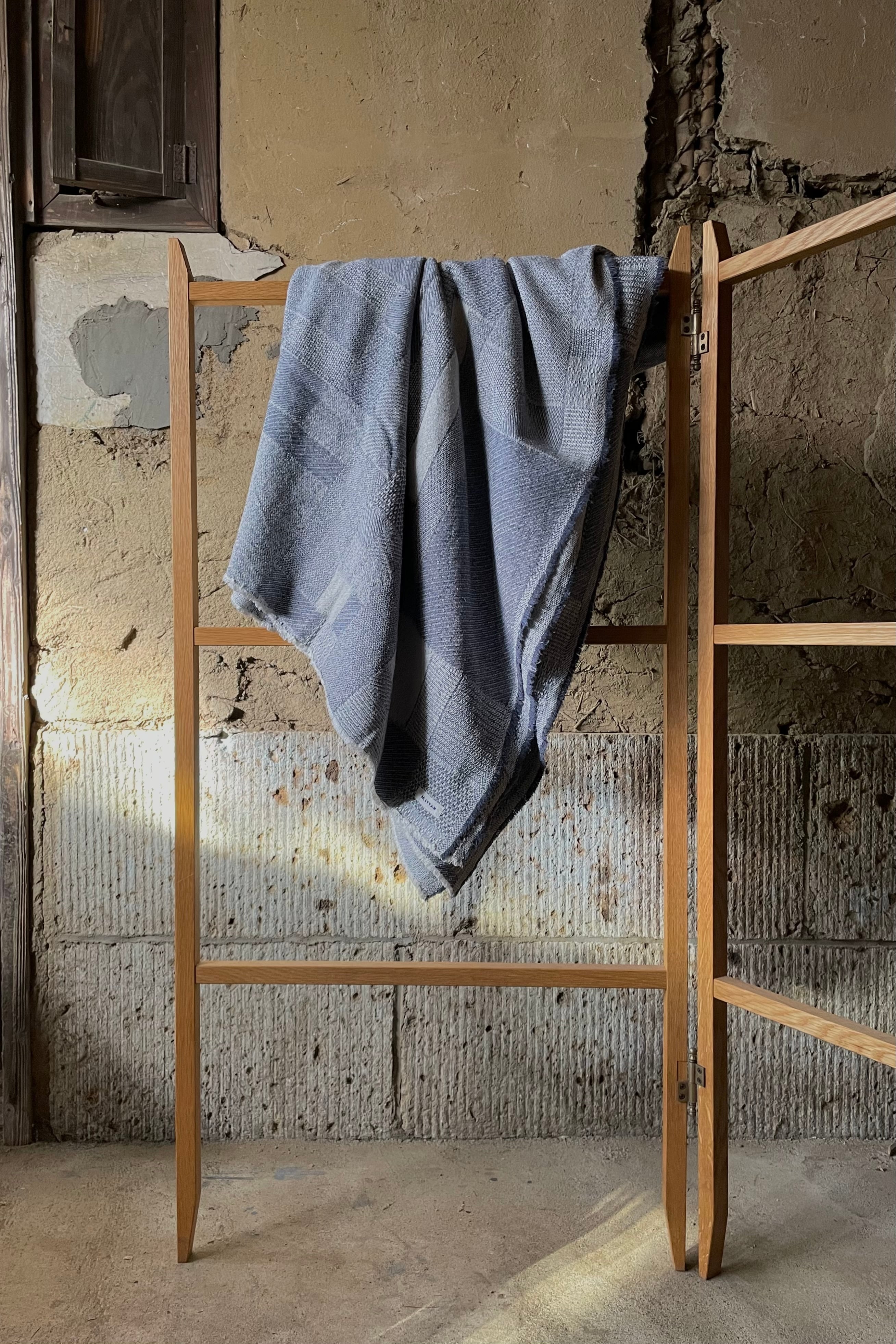 MITTAN 絹掛け布 小　100cm×147cm 薄灰 MITTAN 絹掛け布 小 100cm×147cm 薄灰 MITTAN