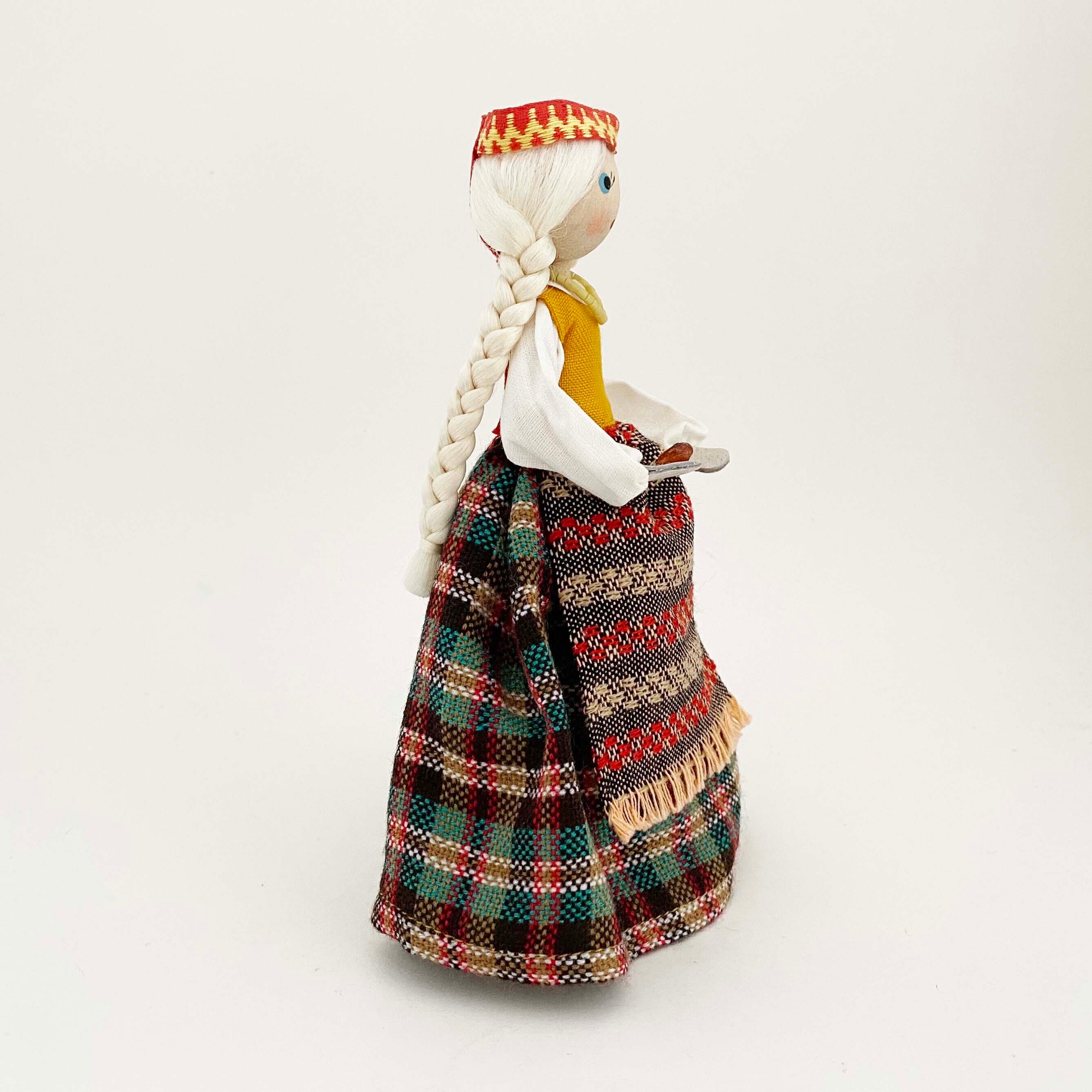 リトアニアの民族人形 ANDO製ヴィンテージ(黄色のベスト)