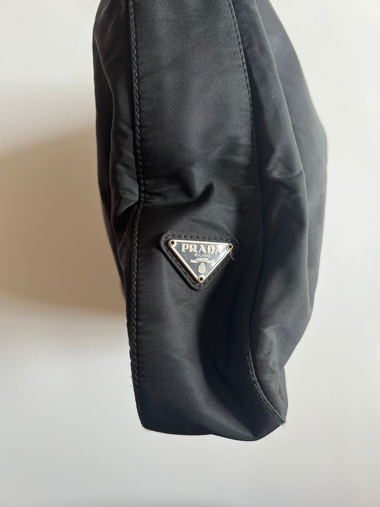 FW1998 PRADA NYLON SILVER HAND BAG | triptraproll