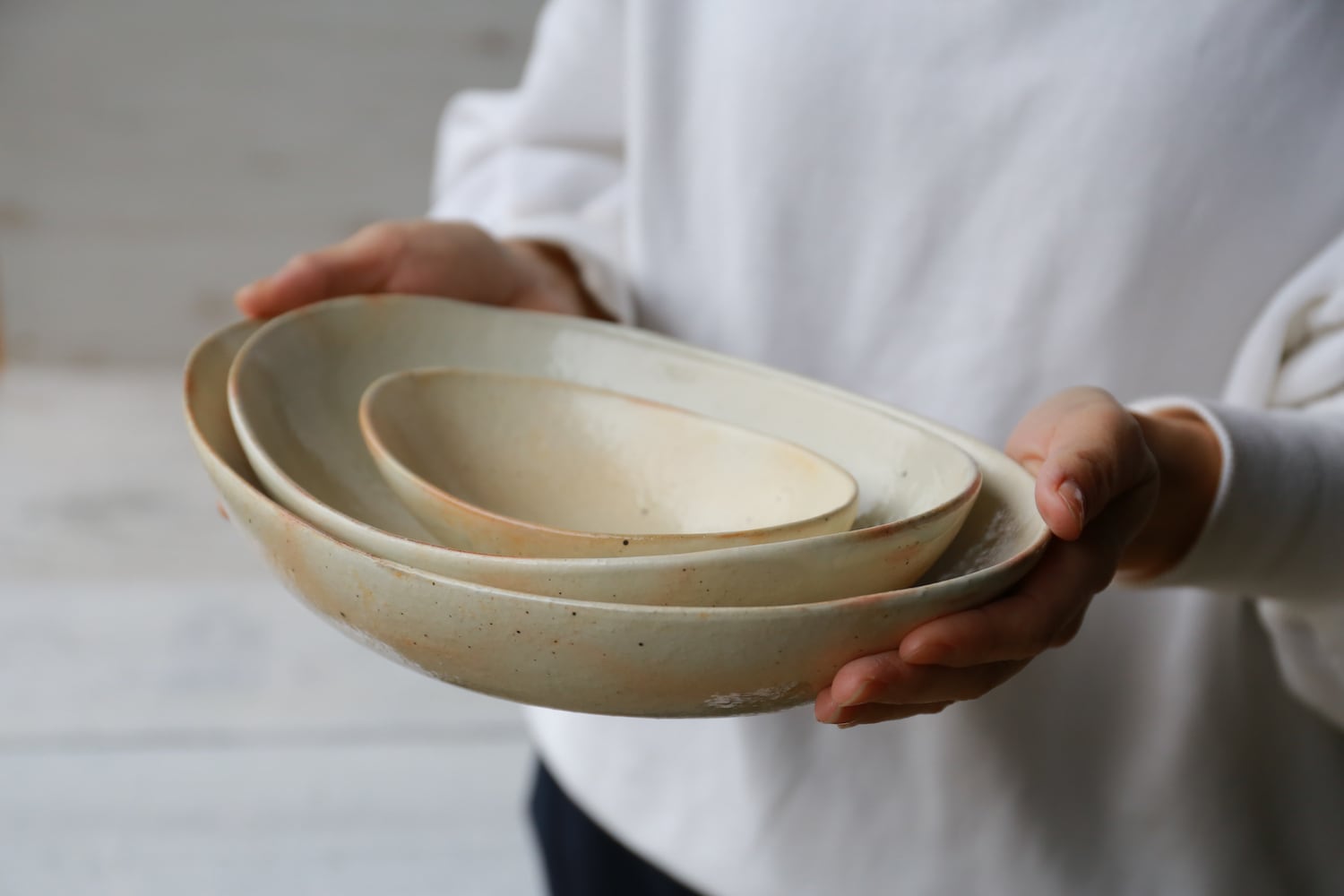 鉄散 楕円深鉢 中 | 古谷製陶所