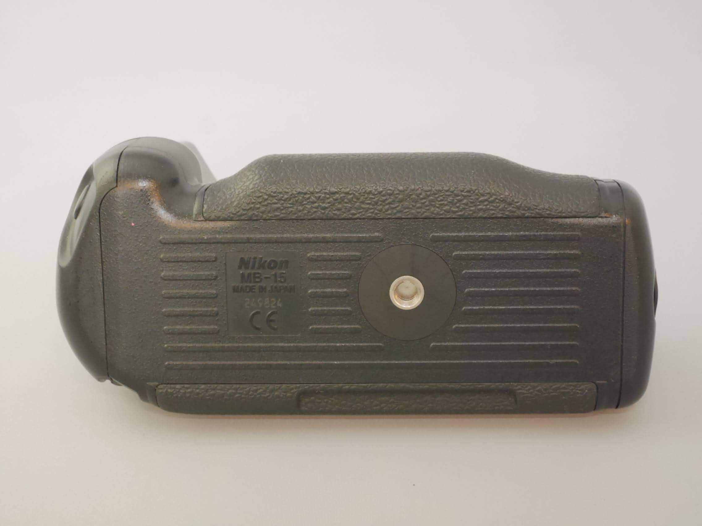 Nikon MB-15 (F100用マルチパワーバッテリーパック)【中古並品 送料