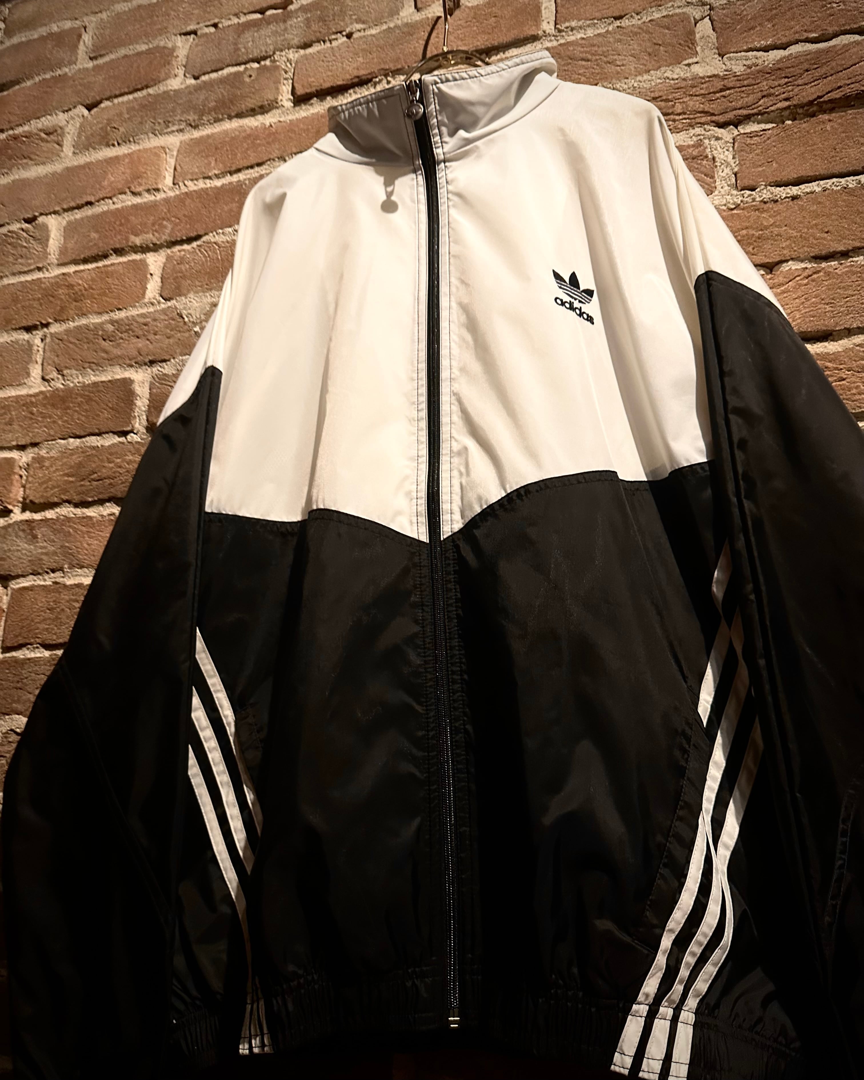 Caka act3】80's〜90's “adidas” Monotone Switching Vintage Nylon