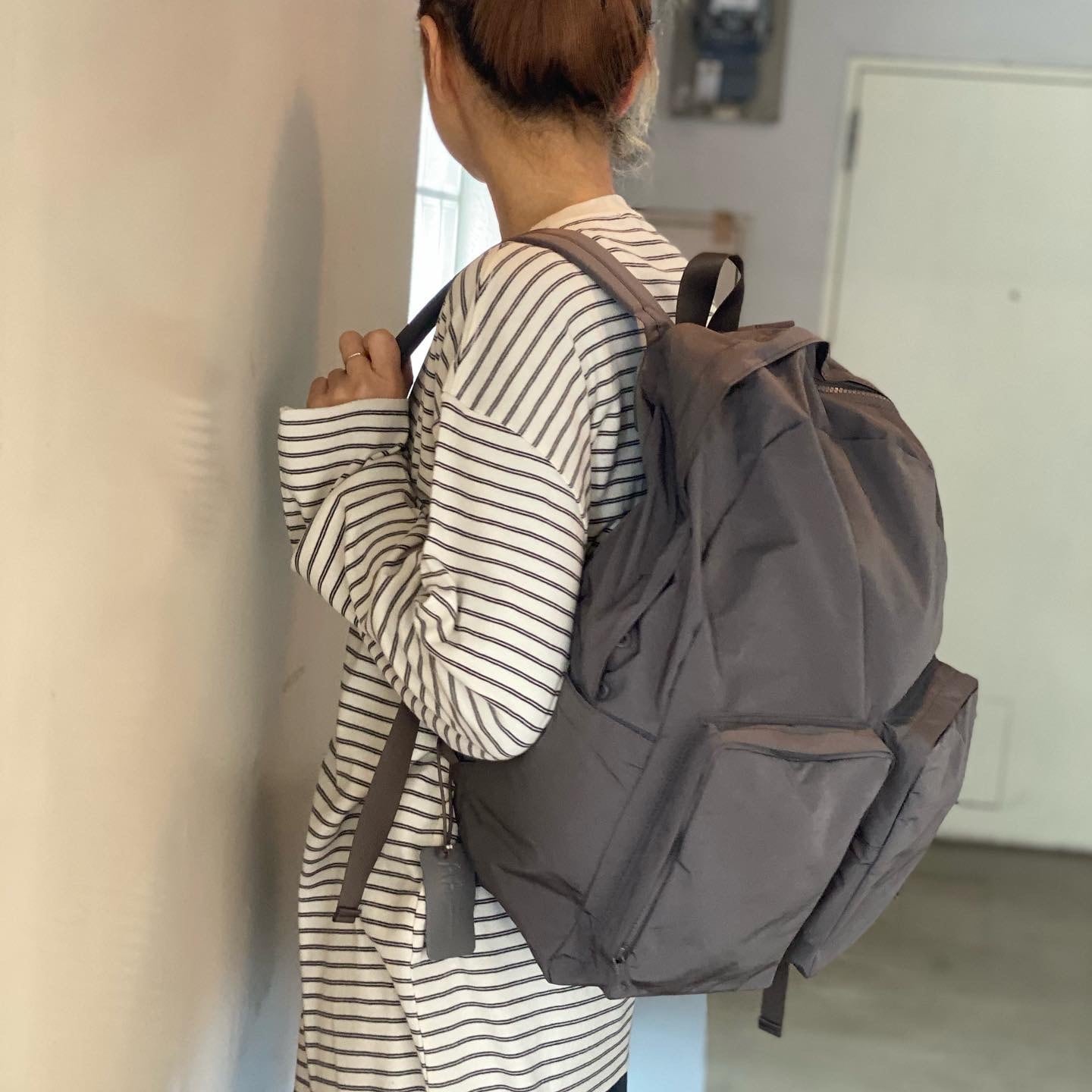 再入荷AMIACALVA(アミアカルヴァ) Backpack grey | Debby powered by BASE