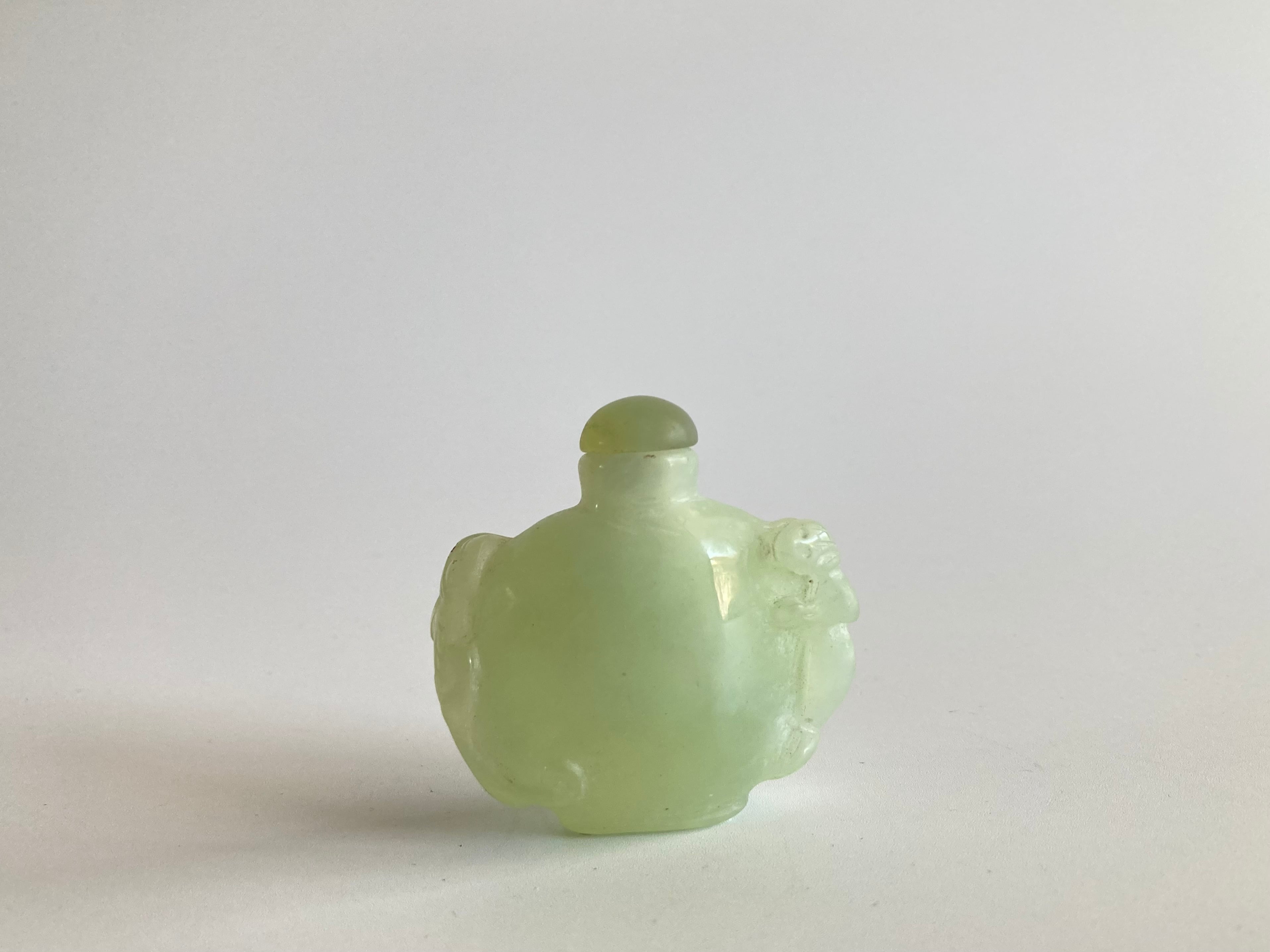 美品 和田玉 白玉 鼻煙壺 嗅ぎタバコ 彫刻 龍 軟玉 ネフライト アンティーク 清時代 和田玉 鼻煙壺 中国玉器 嗅ぎタバコ容器 玉製 古美術 骨董