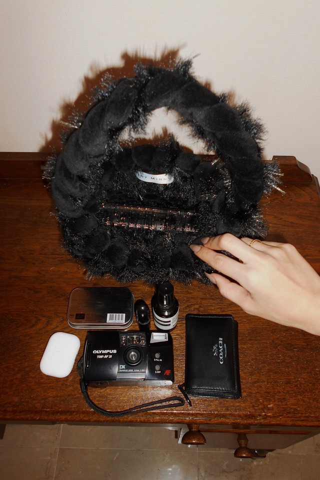 Velvety MOKE BAG -L（Black）