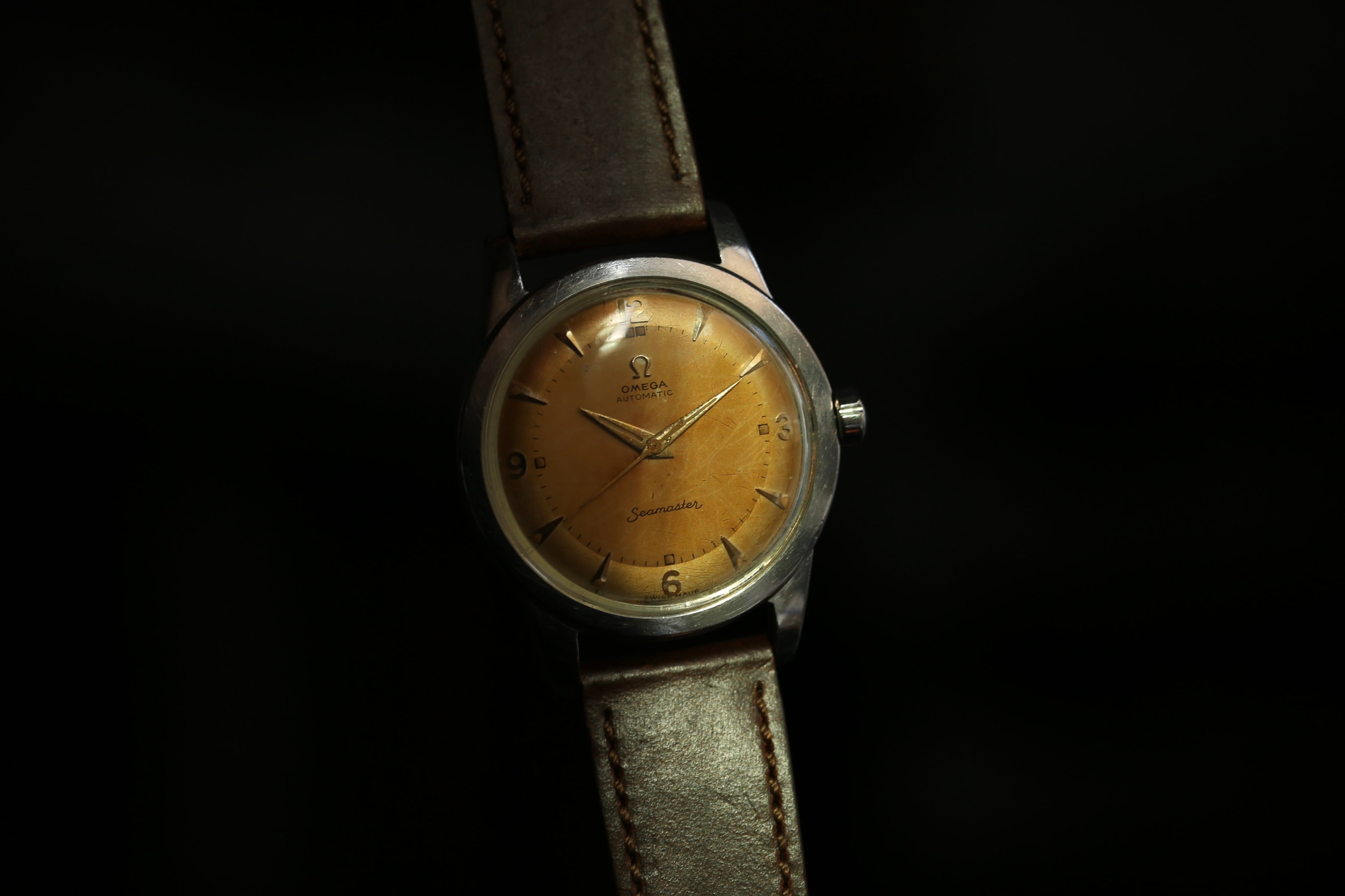 【OMEGA】 1952年製 オメガ 『シーマスター ファーストモデル』 前期 バイカラー。インデックス ブラウン・チェンジ アラビア×楔インデックス 自動巻き / Vintagewatch / Seamaster / Cal.351