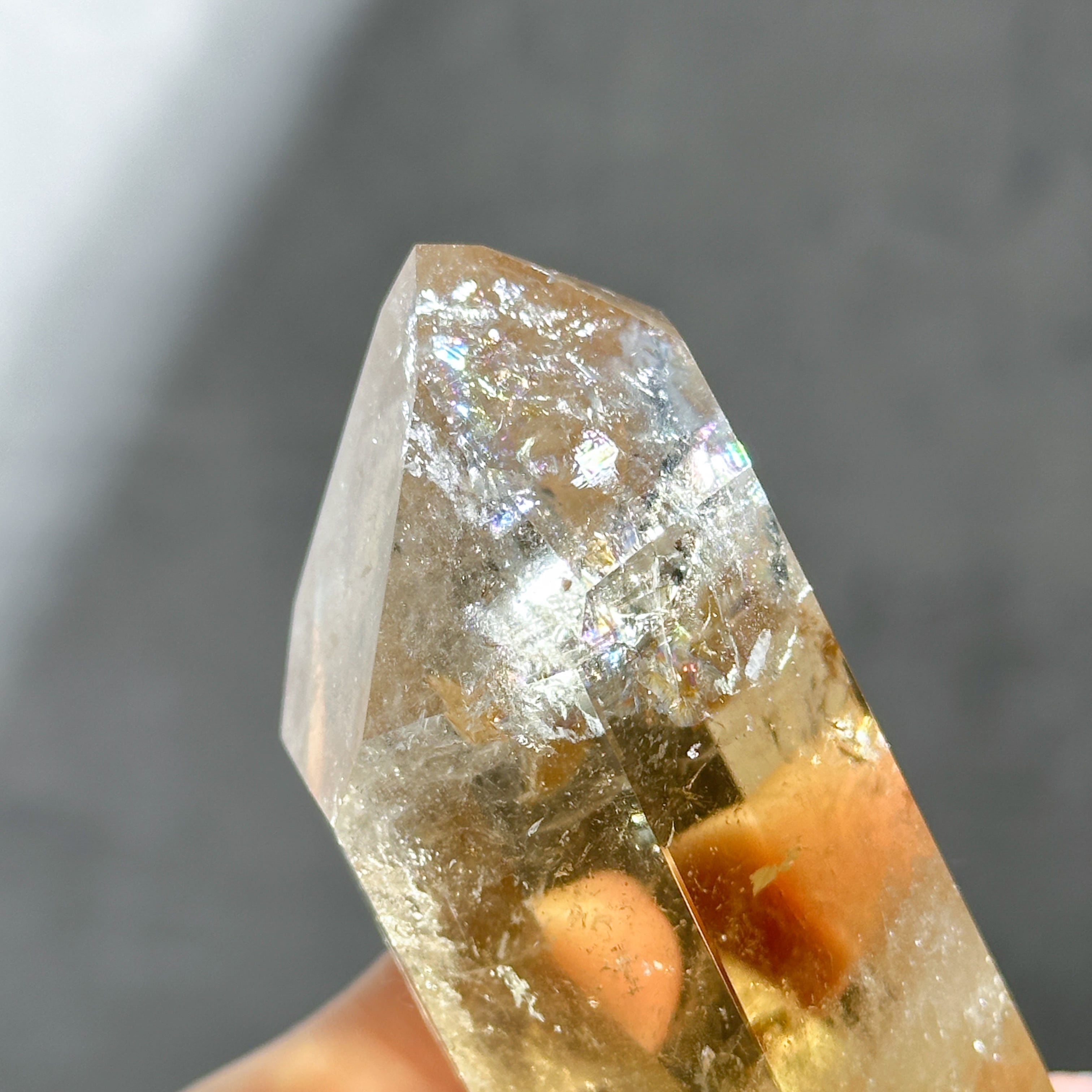 虹◎シトリン（黄水晶） フリーフォーム23◇ Citrine ◇ 天然石・鉱物
